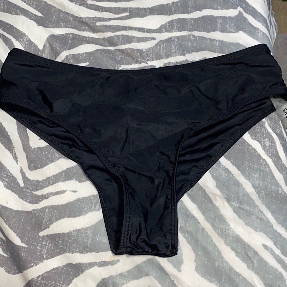 Black bottoms